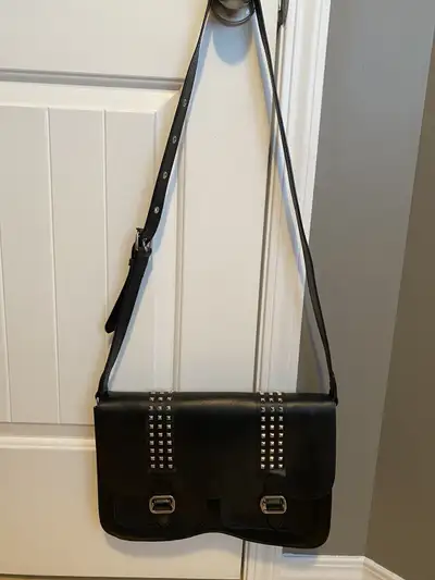 113 ads for purses in Women s Bags Wallets in Saskatoon Kijiji Marketplaces
