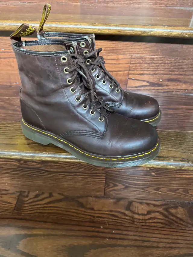 Dr. Martens Boots in Men's Shoes in Kitchener / Waterloo - Image 2