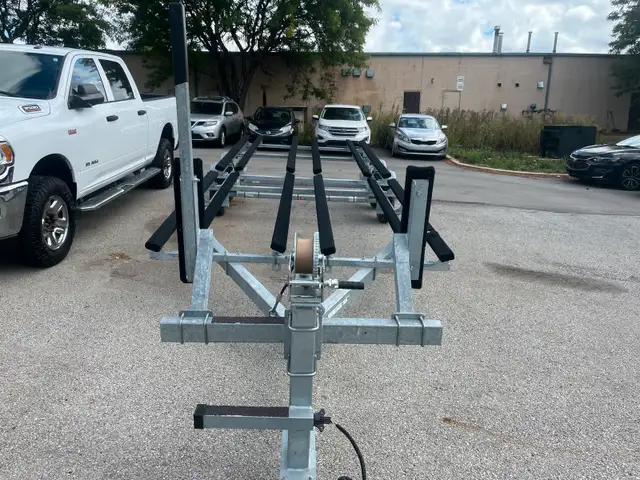 1 YEAR OLD BOAT TRAILER 2024 in Boat Parts, Trailers & Accessories in Hamilton - Image 10