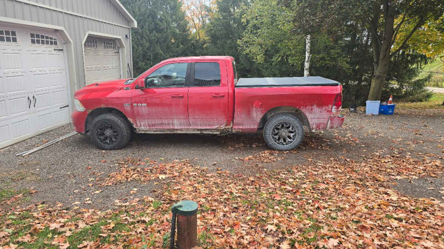 2010 ram 1500 in Cars & Trucks in Oakville / Halton Region