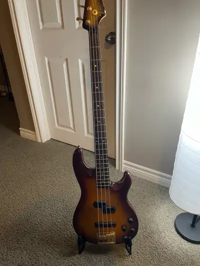 Fender Precision Lyte 1990, View more