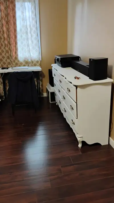 Spacious room for rent in NE
