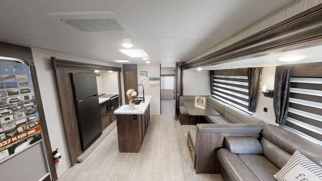 2021 Cherokee Limited  30'BH  in Travel Trailers & Campers in Thunder Bay - Image 4