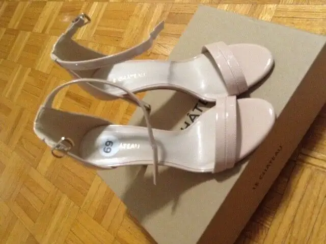 Le chateau shoes size 6 and 7 in Women's - Shoes in Oakville / Halton Region - Image 2