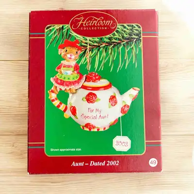 Carlton Cards Heirloom Collection Christmas Mouse & Teapot Aunt, View more