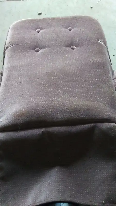 RV CAPTAIN CHAIRS WITH SEAT BELTS in RVs & Motorhomes in Owen Sound - Image 9