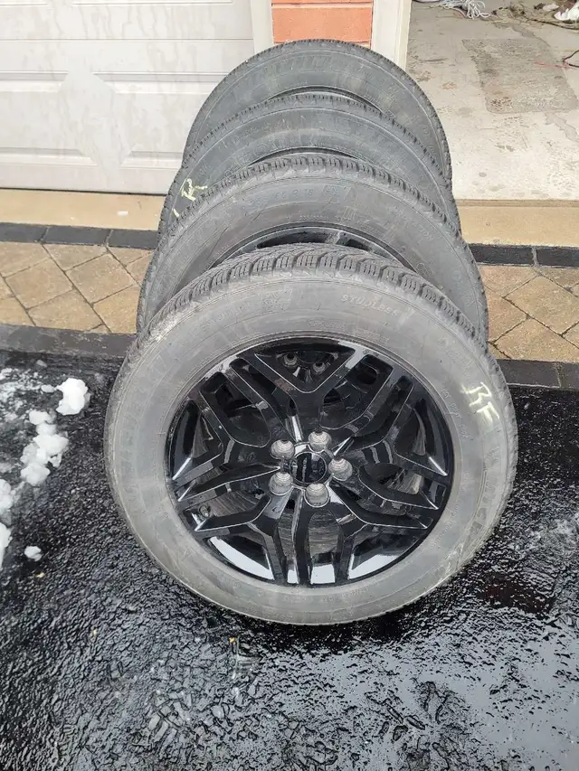 Michelin X-Ice snow tires 235/60R18 in Tires & Rims in Oshawa / Durham Region - Image 4