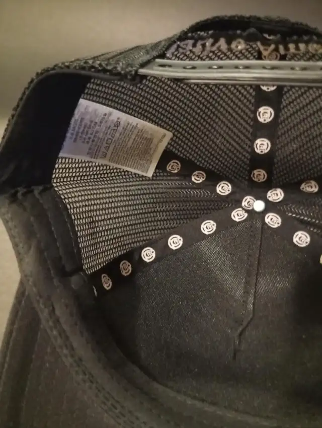 ABSOLUTELEY PERFECT GIFT in Men's in Victoria - Image 4