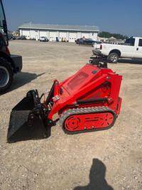 DISCOUNTED New Mini skidsteer in stock now