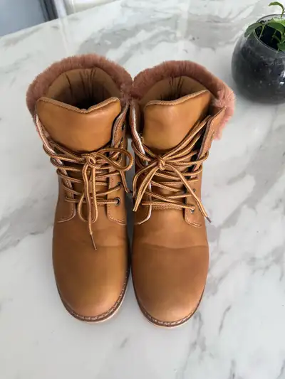 winter boots, View more