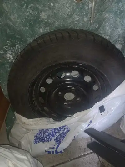 Brand new Hyundai Elantra 2013 Hankook winter tires. Spec winter I*cept Iz2 175/70R14 84t Call or te...