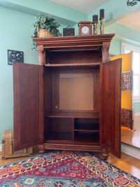 Solid wood cabinet