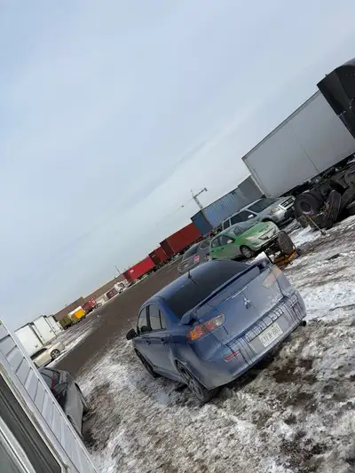 Discover convenient and secure truck trailer parking at Albion and Humberline. Our location offers e...