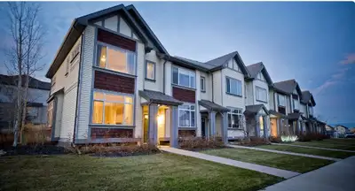 Basement to rent with a bedroom, full bath and living space in a townhouse in Copperfield SE, quiet...