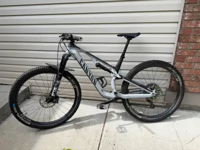 Canyon Neuron CF9 mountain bike like new for sale, View more