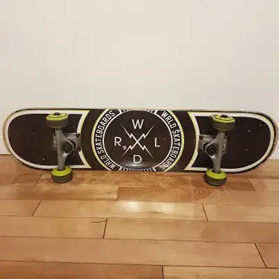 Skateboard (used / usage) WRLD, View more