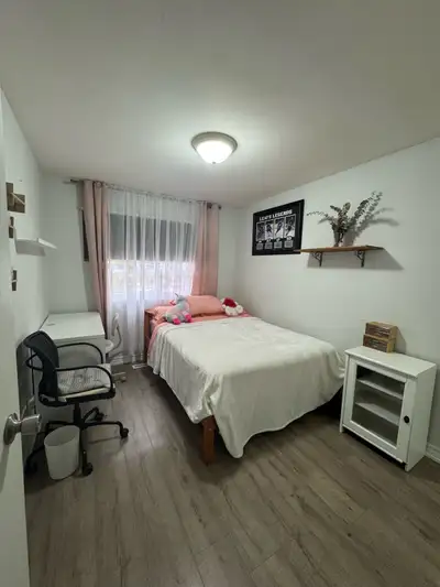Near centennial college ROOM FOR RENT