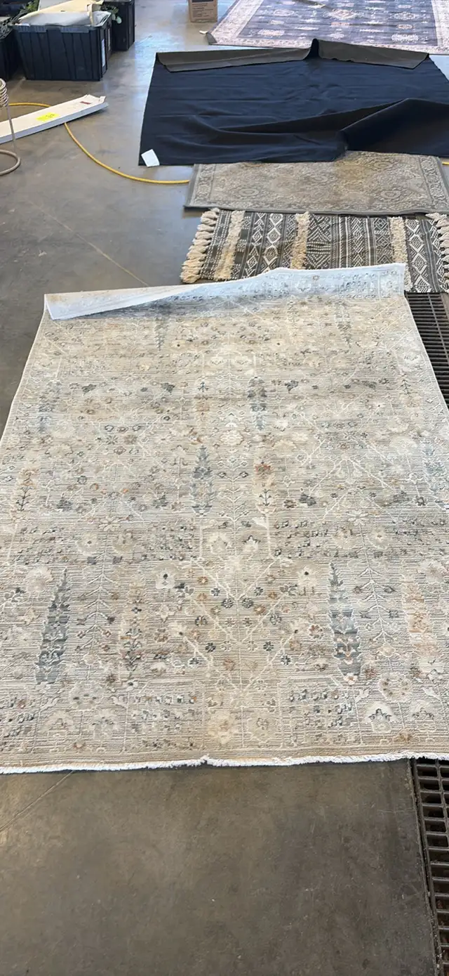  carpets/home decor  in Home Décor & Accents in Grande Prairie - Image 9