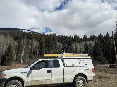 2011 F150 with a 5.0L. It is a work truck, it has around 330 000 kms. Some issues, leaky roof, rust...