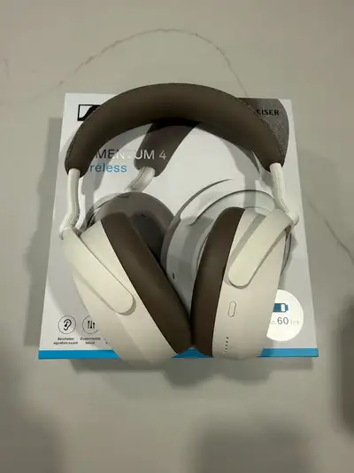 Sennheiser Momentum 4 Over-ear w/ stand (white), View more
