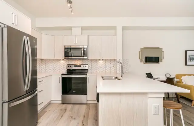 LEASE TAKEOVER 1br 1bath ST ALBERT