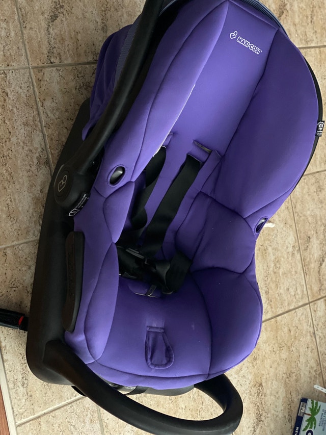 MaxiCosiMico Max 30 infant car seat Strollers, Carriers & Car Seats