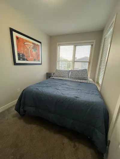 Private Bedroom for rent in townhouse