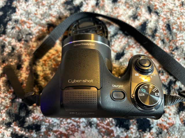 Digital Camera DSC-H300 in Cameras & Camcorders in Dartmouth - Image 4