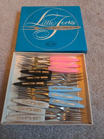 Vintage 12pc Niagara Falls Souvenir "Little Forks" Set, Orig Box, View more