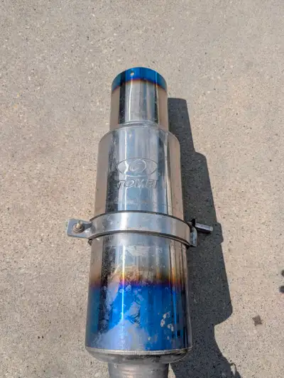 Exhaust had 100km on it before being replaced, was to loud for me. Full titanium so weighs next to n...