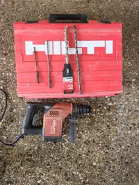 hilti te15 hammer drill with new bit and 3 new chissells