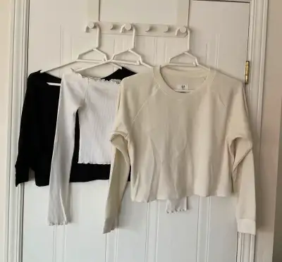 3 chandail à manches longues fille 12-14 ans,3 pour 6$, View more