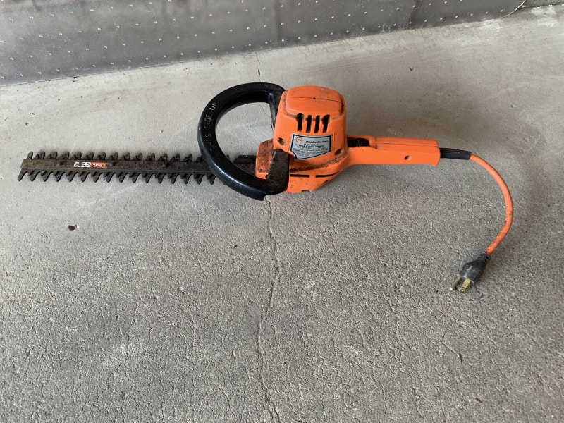 Black & Decker Electric Hedge & Shrub Trimmer Outdoor Tools & Storage