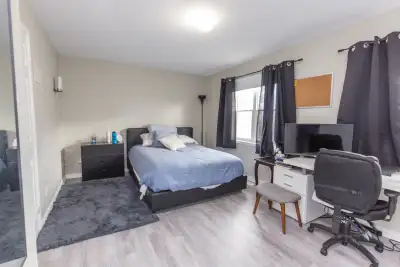 Bright top-floor bedroom is located in a student-friendly 6-bedroom shared home. Group rentals are a...