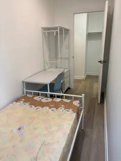 Private bedroom share kitchen and bathroom at 2nd Floor @ Malvern West From Now/Aug 1st Sorry no pet...