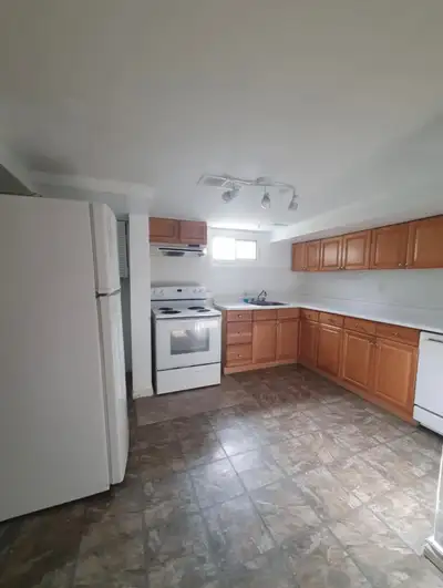 LEGAL BASEMENT FOR RENT In PICKERING