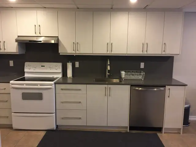 ABOVE GROUND BASEMENT FOR RENT in Short Term Rentals in Mississauga / Peel Region - Image 8