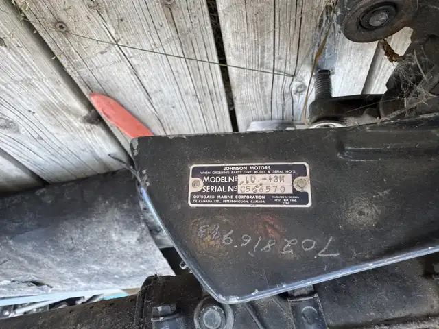 Johnson 5hp Outboard Motor in Powerboats & Motorboats in Whitehorse - Image 3