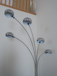 Lampadaire moderne / Modern dimmable floor lamp