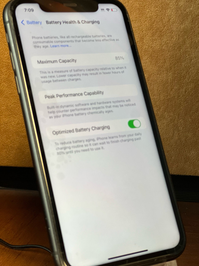 iPhone 11 -128GB- Unlocked  in Cell Phones in Ottawa - Image 3