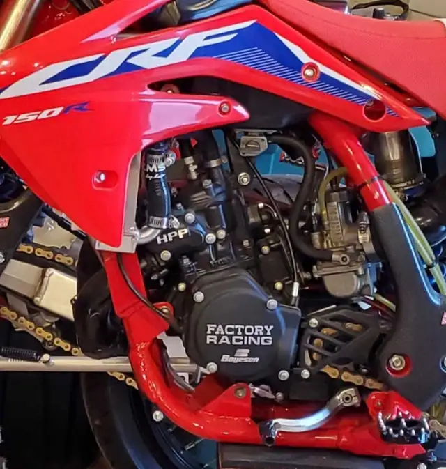 Honda CRF150RB - 2 Stroke 125 Edition in Dirt Bikes & Motocross in Oshawa / Durham Region - Image 6