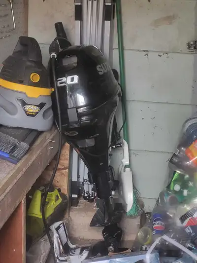 This Suzuki outboard 20 hp Model DF20AS 4 stroke engine motor is up for sell. Used only once in bran...