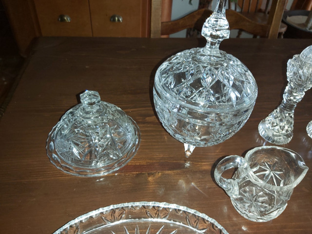 Verre taillé, ensemble de table dans Vaisselle et articles de cuisine  à Saint-Jean-sur-Richelieu - Image 4