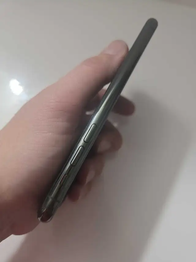 iphone 11 pro 256gb in Cell Phones in Saint John - Image 5