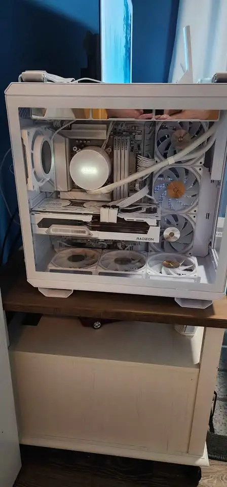 Beautiful white gaming/studio PC in Desktop Computers in Edmonton - Image 7