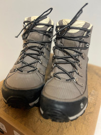 Oboz woman’s juniper mid b-dry waterproof hiking boot size 10