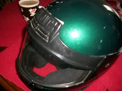 HJC full face helmet - small - Snel M90 DOT - green - excellent condition $10.00 613-733-2289