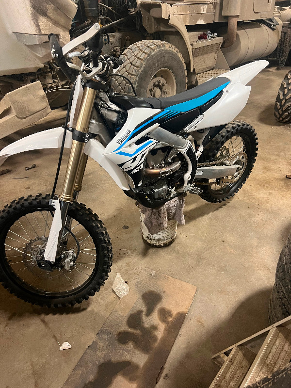 2018 yamaha yz450f in Dirt Bikes & Motocross in Dawson Creek - Image 3