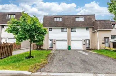 3 Bedroom, 2 Bathroom Townhouse for Rent!!