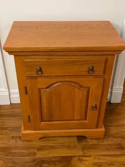 Meuble d'appoint ou table de chevet en chêne, View more